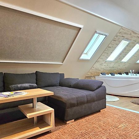 Apartman Siesta Buek - Buekfuerdo ภายนอก รูปภาพ