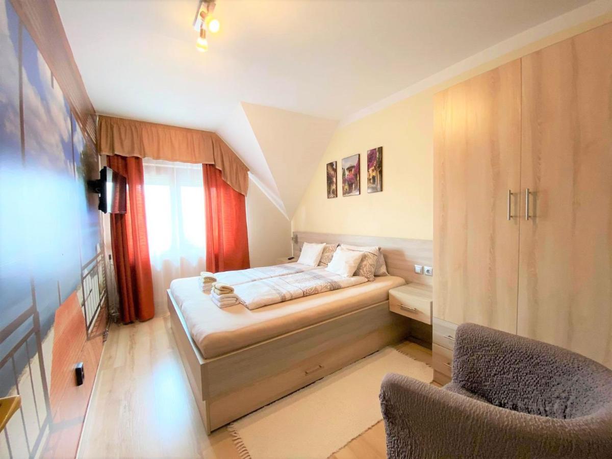 Apartman Siesta Buek - Buekfuerdo ภายนอก รูปภาพ