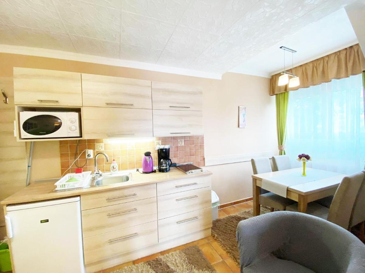 Apartman Siesta Buek - Buekfuerdo ภายนอก รูปภาพ