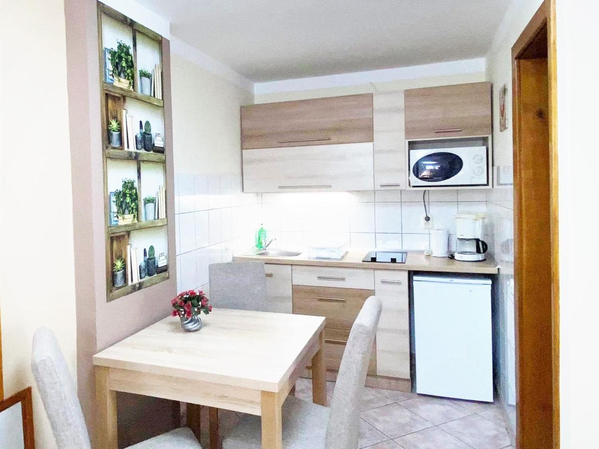 Apartman Siesta Buek - Buekfuerdo ภายนอก รูปภาพ