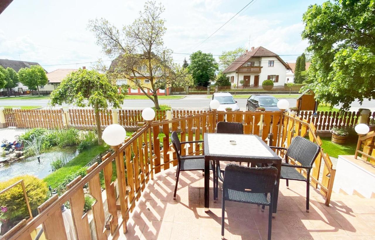 Apartman Siesta Buek - Buekfuerdo ภายนอก รูปภาพ