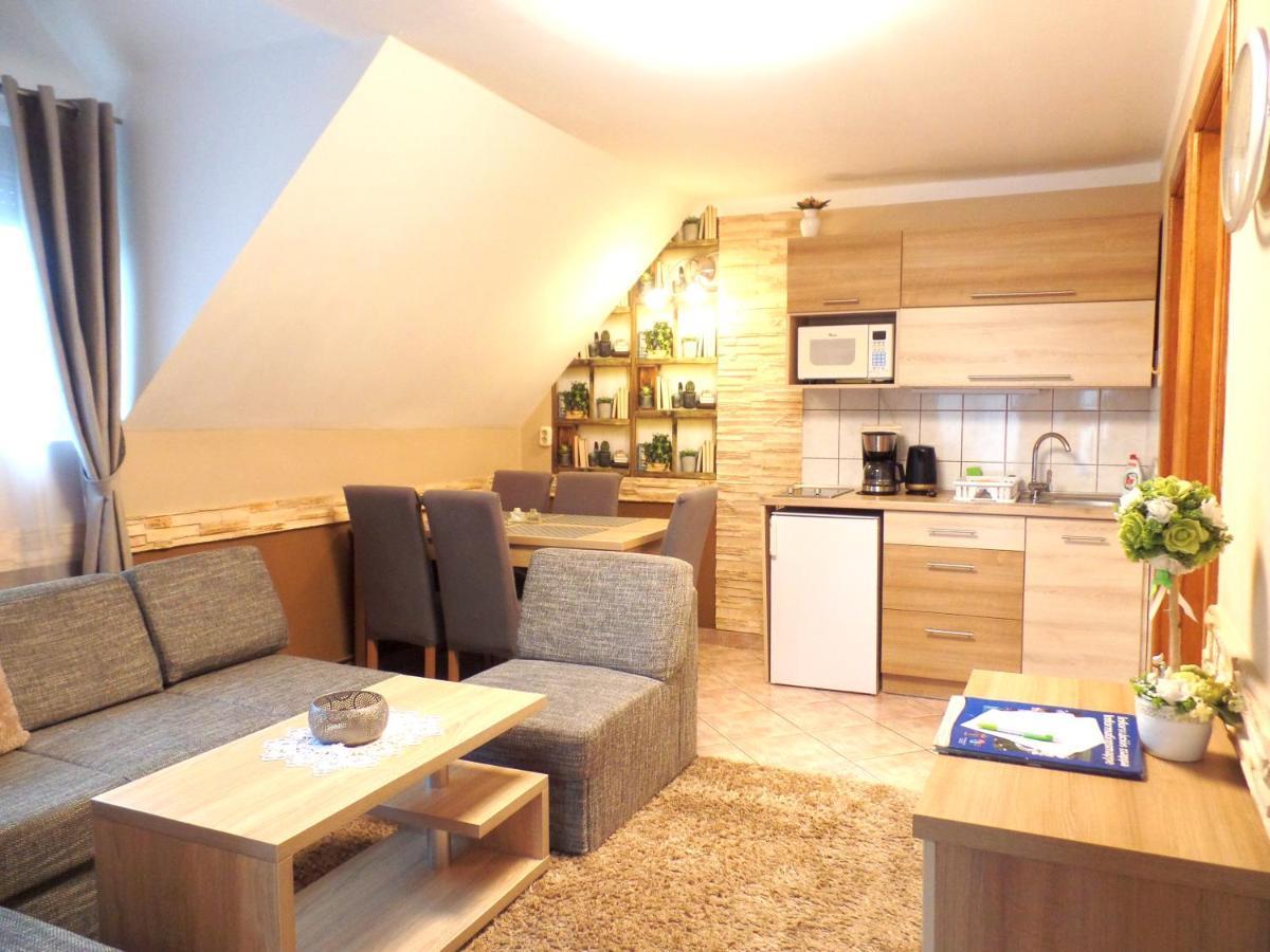 Apartman Siesta Buek - Buekfuerdo ภายนอก รูปภาพ