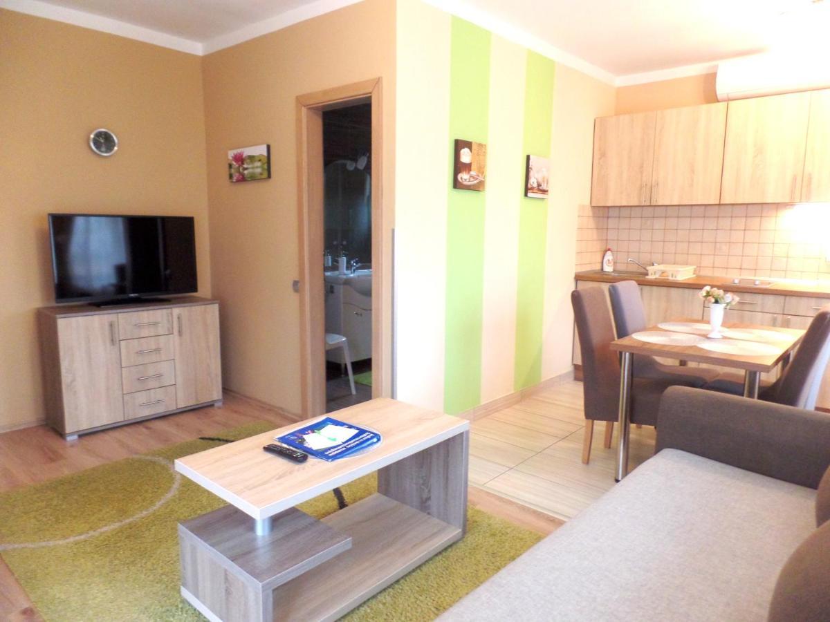 Apartman Siesta Buek - Buekfuerdo ภายนอก รูปภาพ