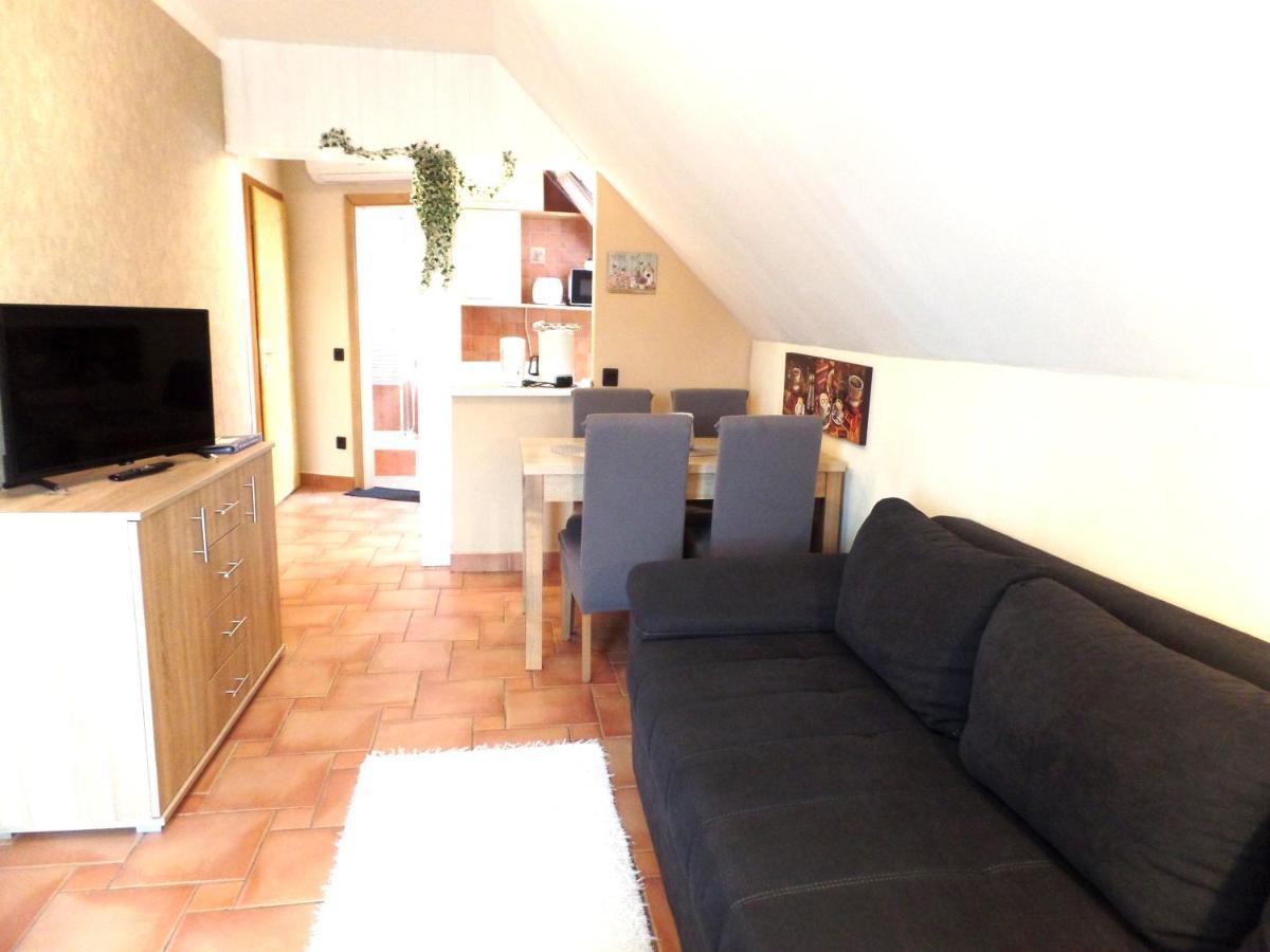 Apartman Siesta Buek - Buekfuerdo ภายนอก รูปภาพ