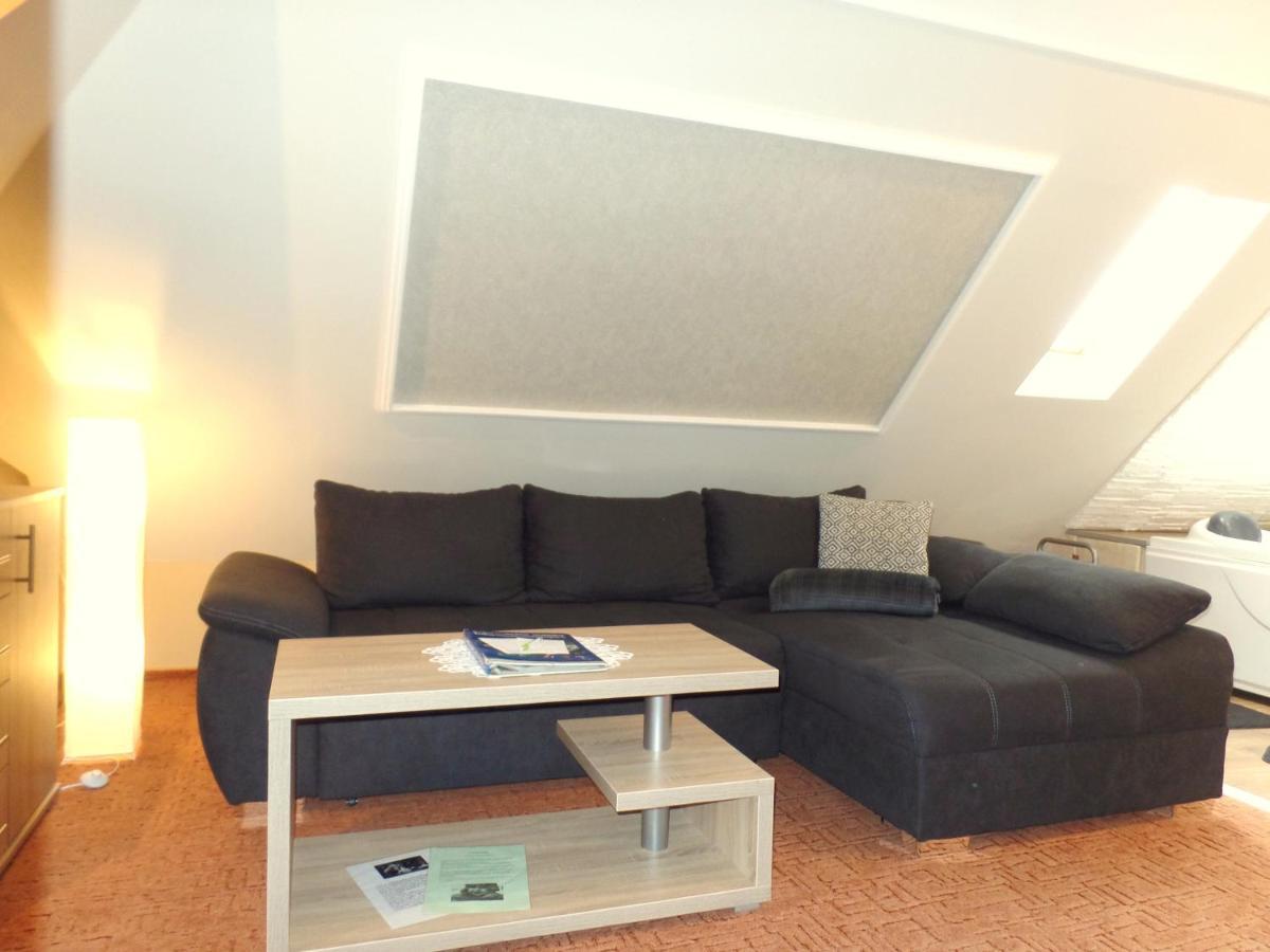 Apartman Siesta Buek - Buekfuerdo ภายนอก รูปภาพ