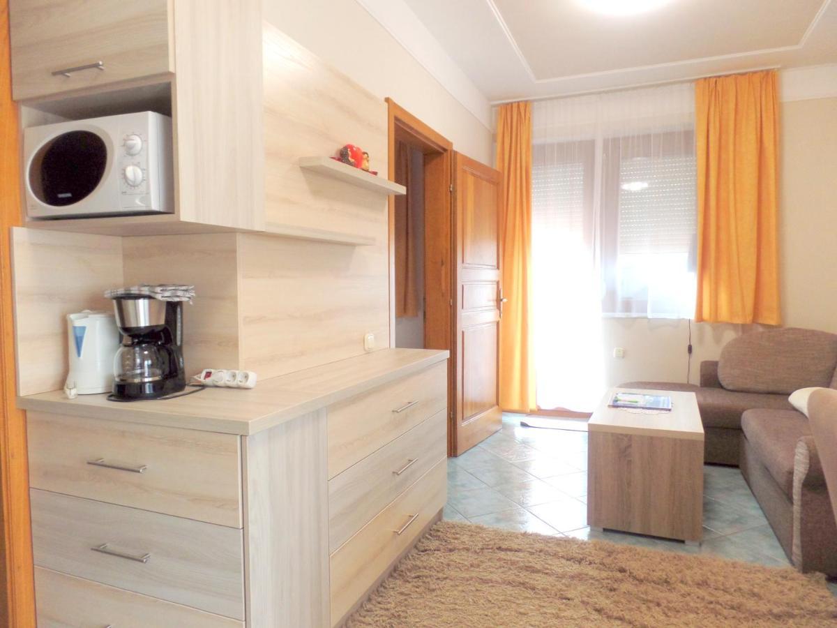 Apartman Siesta Buek - Buekfuerdo ภายนอก รูปภาพ