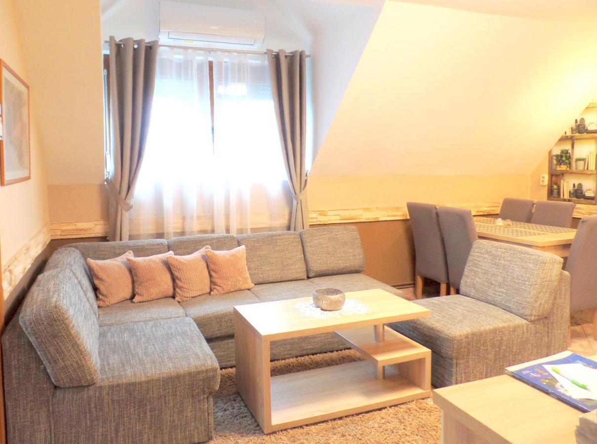 Apartman Siesta Buek - Buekfuerdo ภายนอก รูปภาพ