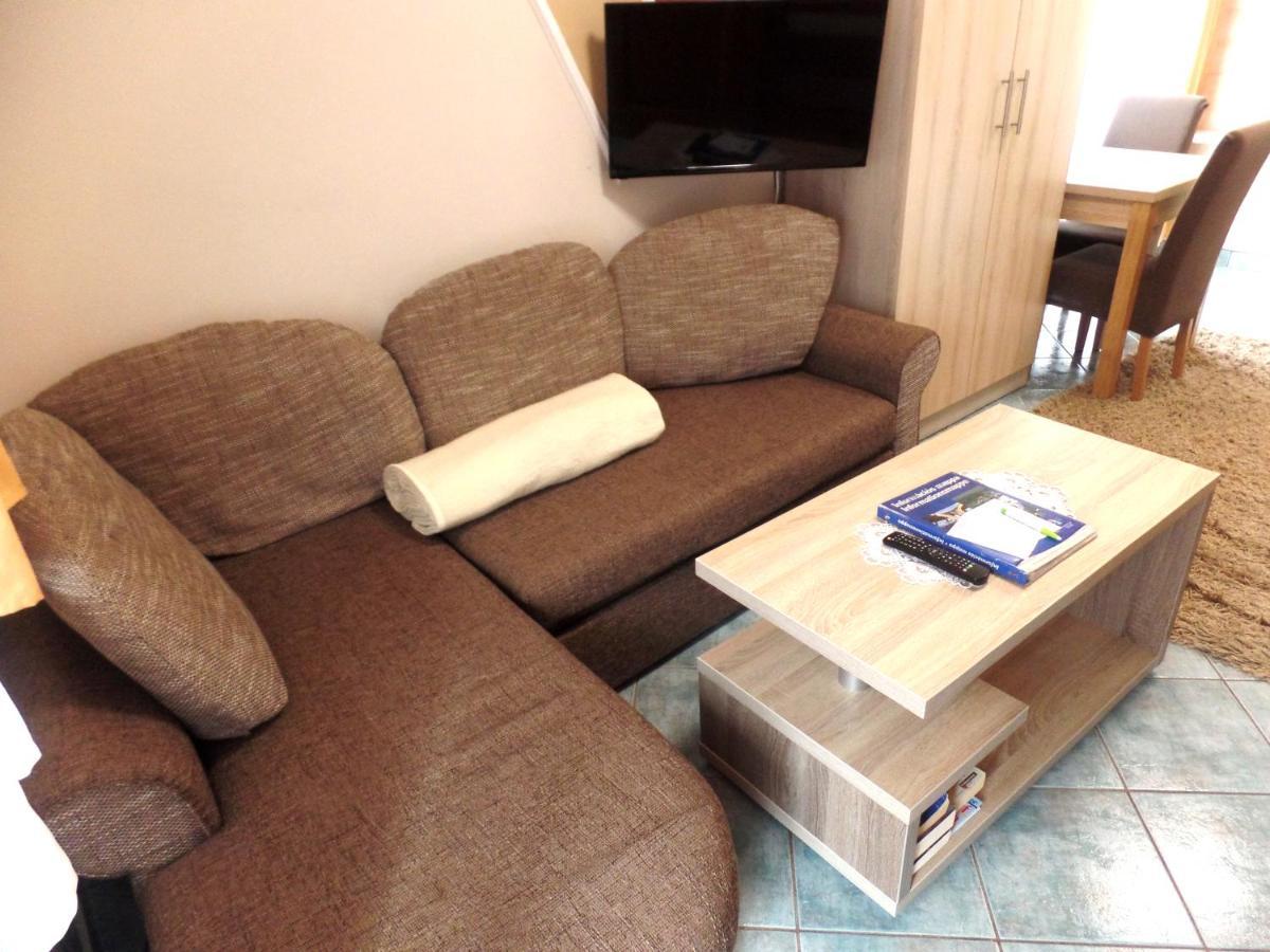 Apartman Siesta Buek - Buekfuerdo ภายนอก รูปภาพ