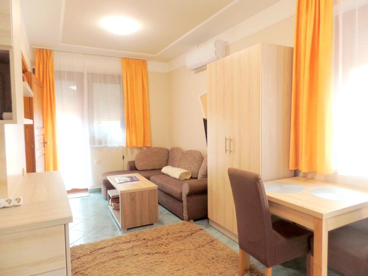 Apartman Siesta Buek - Buekfuerdo ภายนอก รูปภาพ