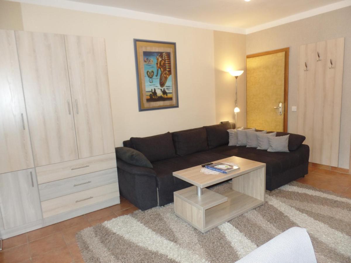 Apartman Siesta Buek - Buekfuerdo ภายนอก รูปภาพ