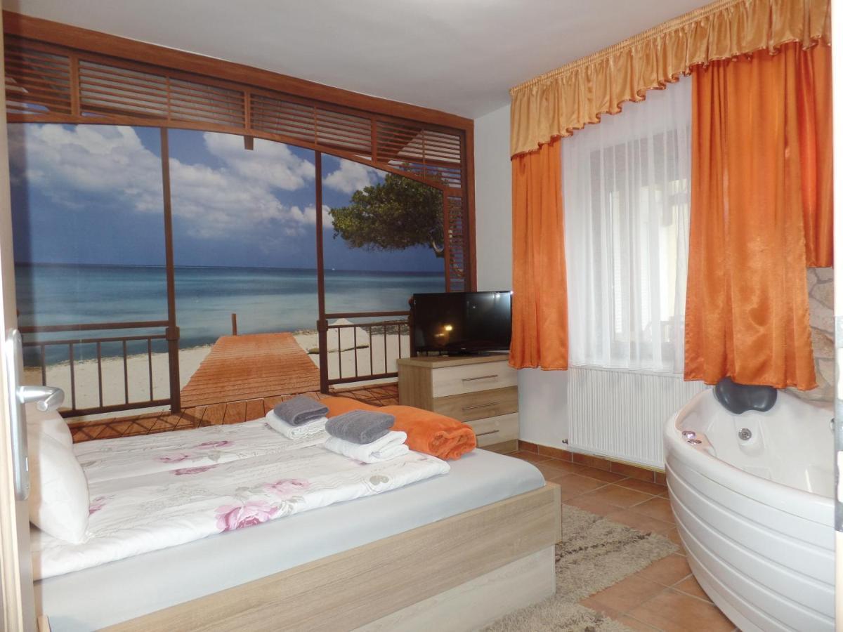 Apartman Siesta Buek - Buekfuerdo ภายนอก รูปภาพ