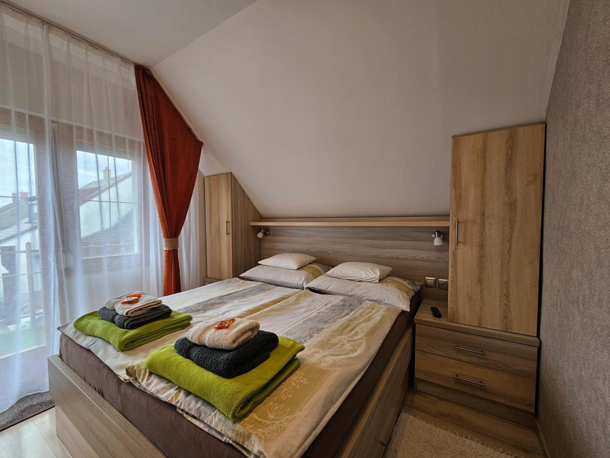 Apartman Siesta Buek - Buekfuerdo ภายนอก รูปภาพ