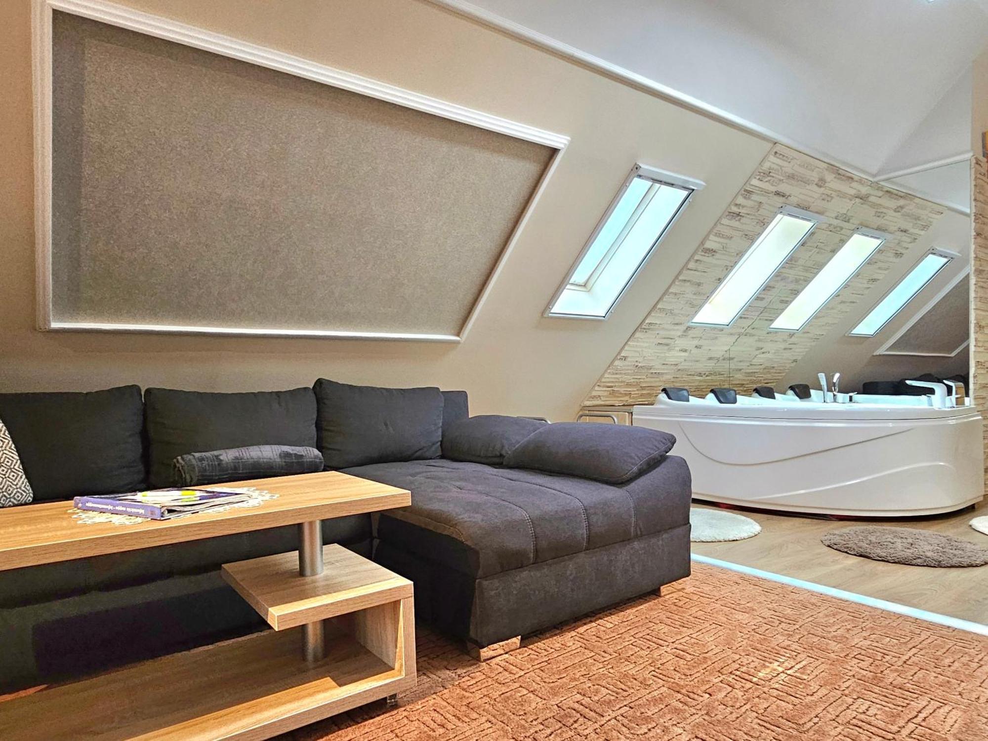 Apartman Siesta Buek - Buekfuerdo ภายนอก รูปภาพ