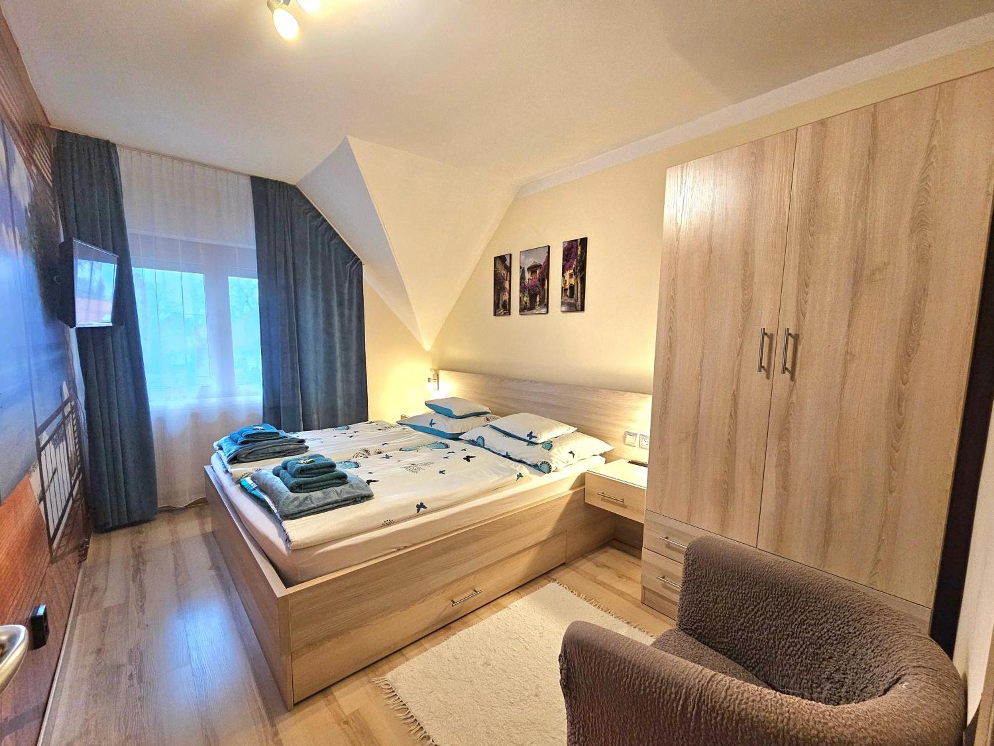 Apartman Siesta Buek - Buekfuerdo ภายนอก รูปภาพ