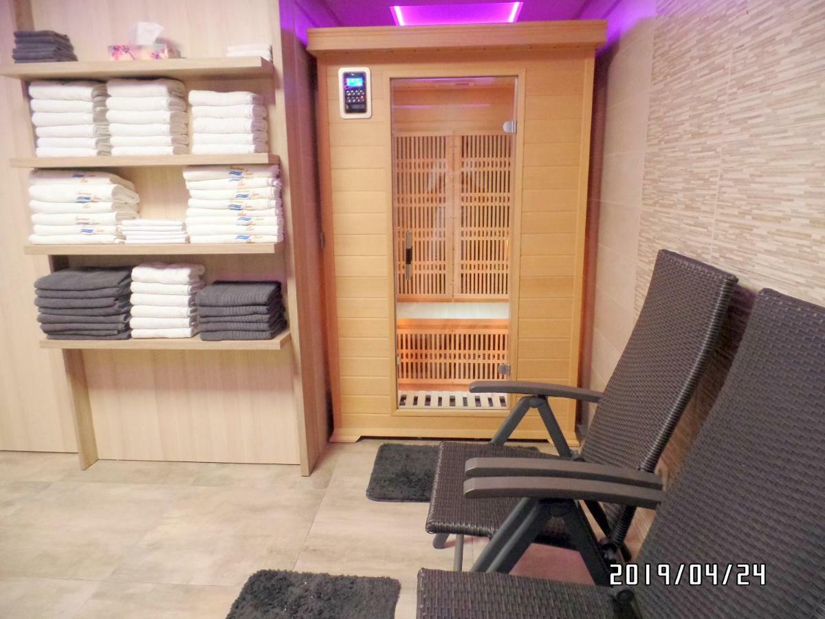 Apartman Siesta Buek - Buekfuerdo ภายนอก รูปภาพ